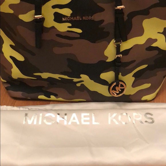 Michael Kors tote - Picture 3 of 3